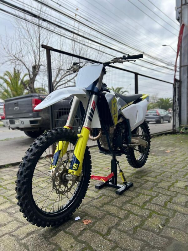 Moto Husqvarna FC 250 - Semi nueva - 250cc - Imagen 4