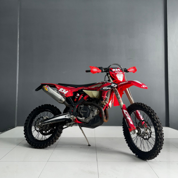 MOTO BETA 390 RR 4T - SEMI NUEVA - Imagen 2